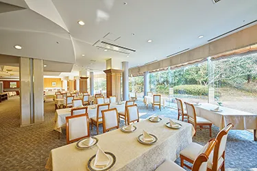 ホテル春日居 ダイニング＆バー ダイニング