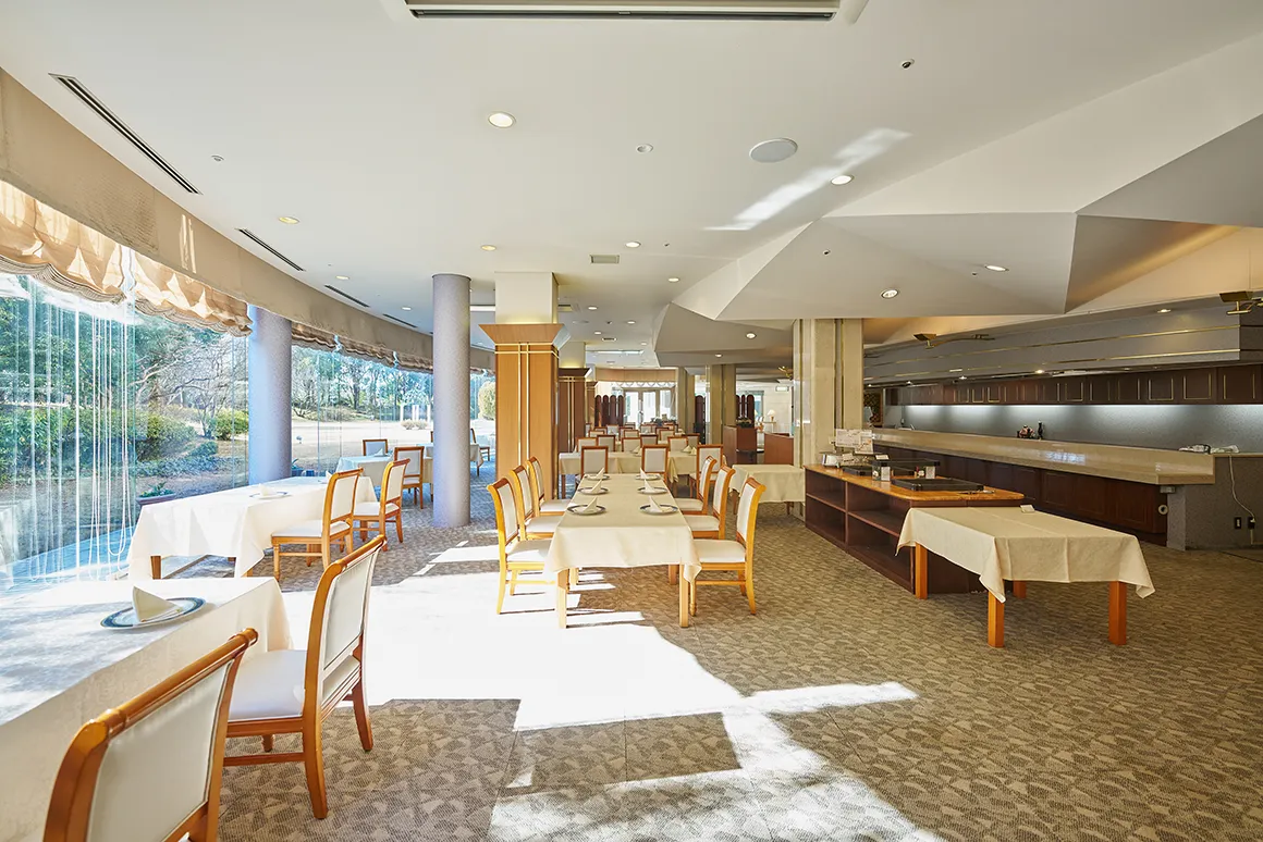 ホテル春日居 ダイニング＆バー ダイニング