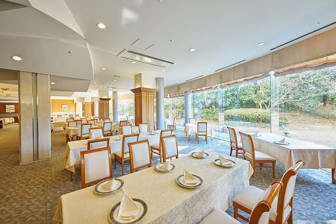 ホテル春日居 館内施設 ダイニング