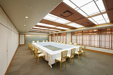 ホテル春日居 バンケットホール 金峰